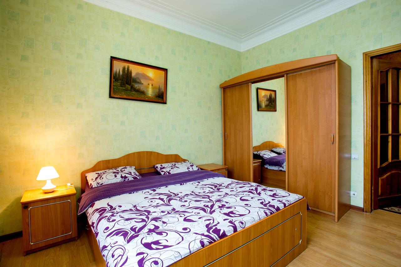 Apartments On Bolshaya Morskaya 65 Николайев Екстериор снимка